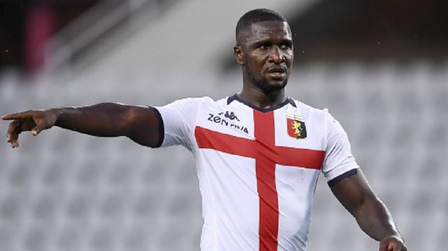 诺伊尔踢前 诺伊尔踢前