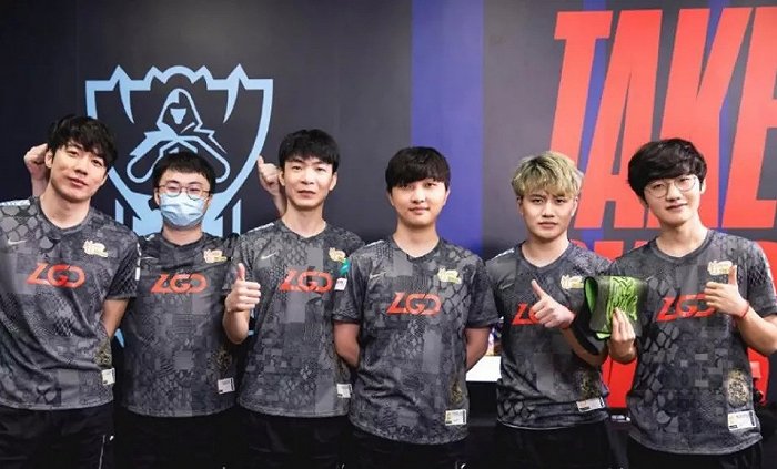 通过虚构转 通过虚构转